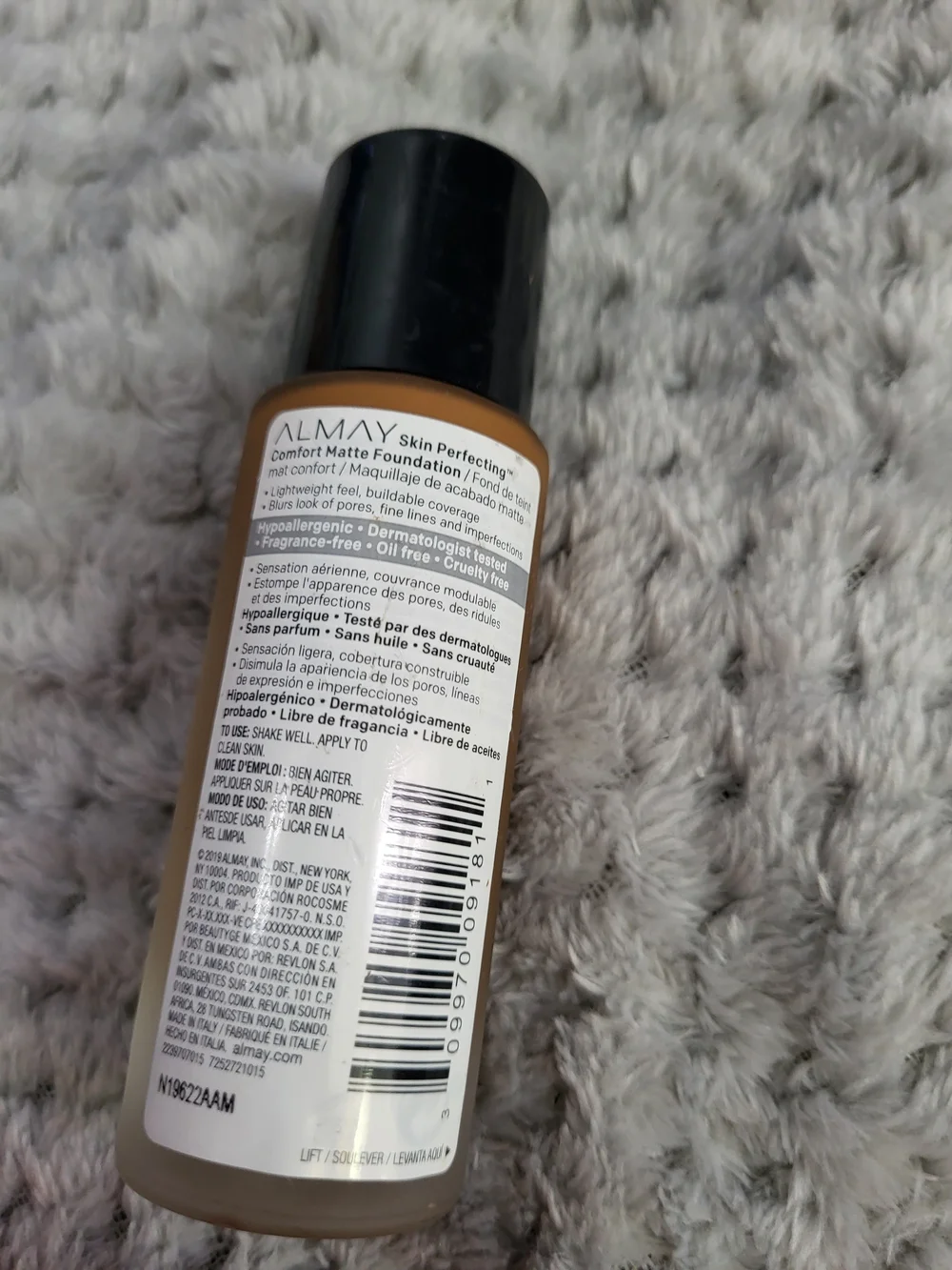 Almay Foundation Bottle‎ in Warm Almond 240